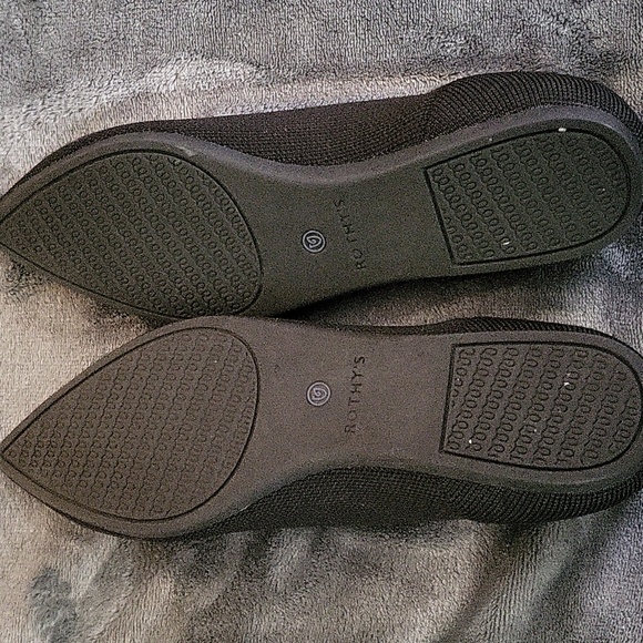 Like New Black Rothys 8.5 - Picture 2 of 2